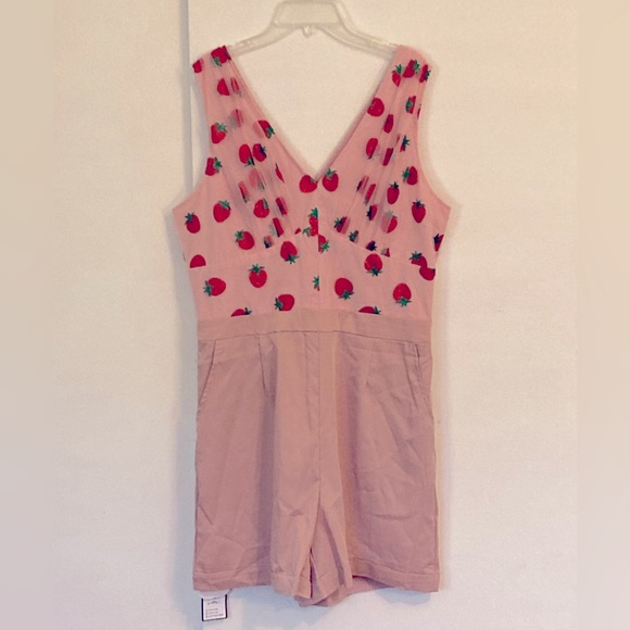 Strawberry Pinup romper Retro Stage! Pink! Viva Las Vegas. NWT. With pockets!! - Picture 2 of 11